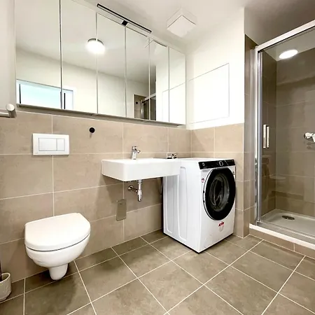 Brand New Minimalist Flat, Free Parking & Wifi Apartment Bratislava