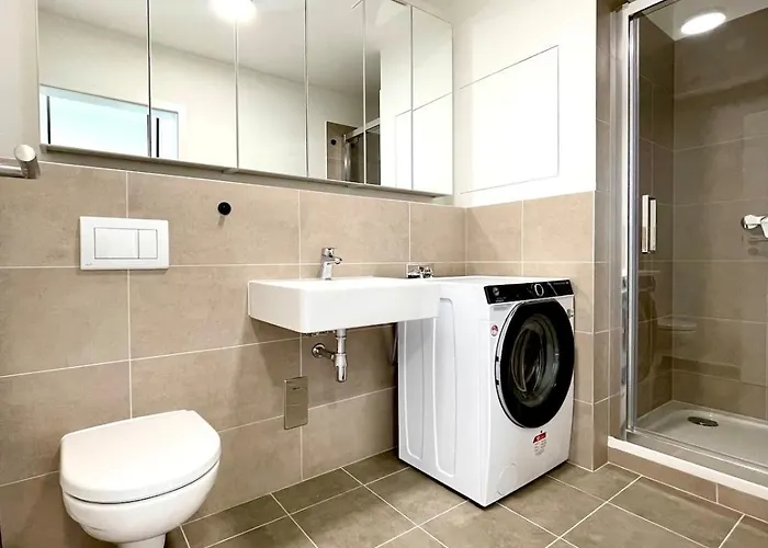 Brand New Minimalist Flat, Free Parking & Wifi Apartamento Bratislava