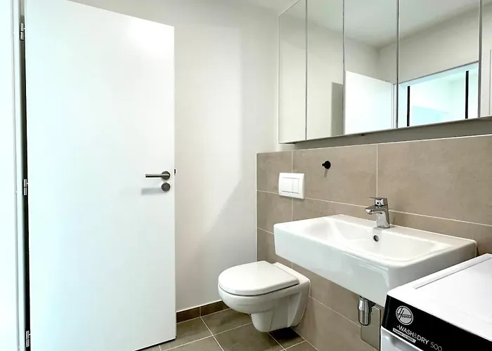 Brand New Minimalist Flat, Free Parking & Wifi Bratislava